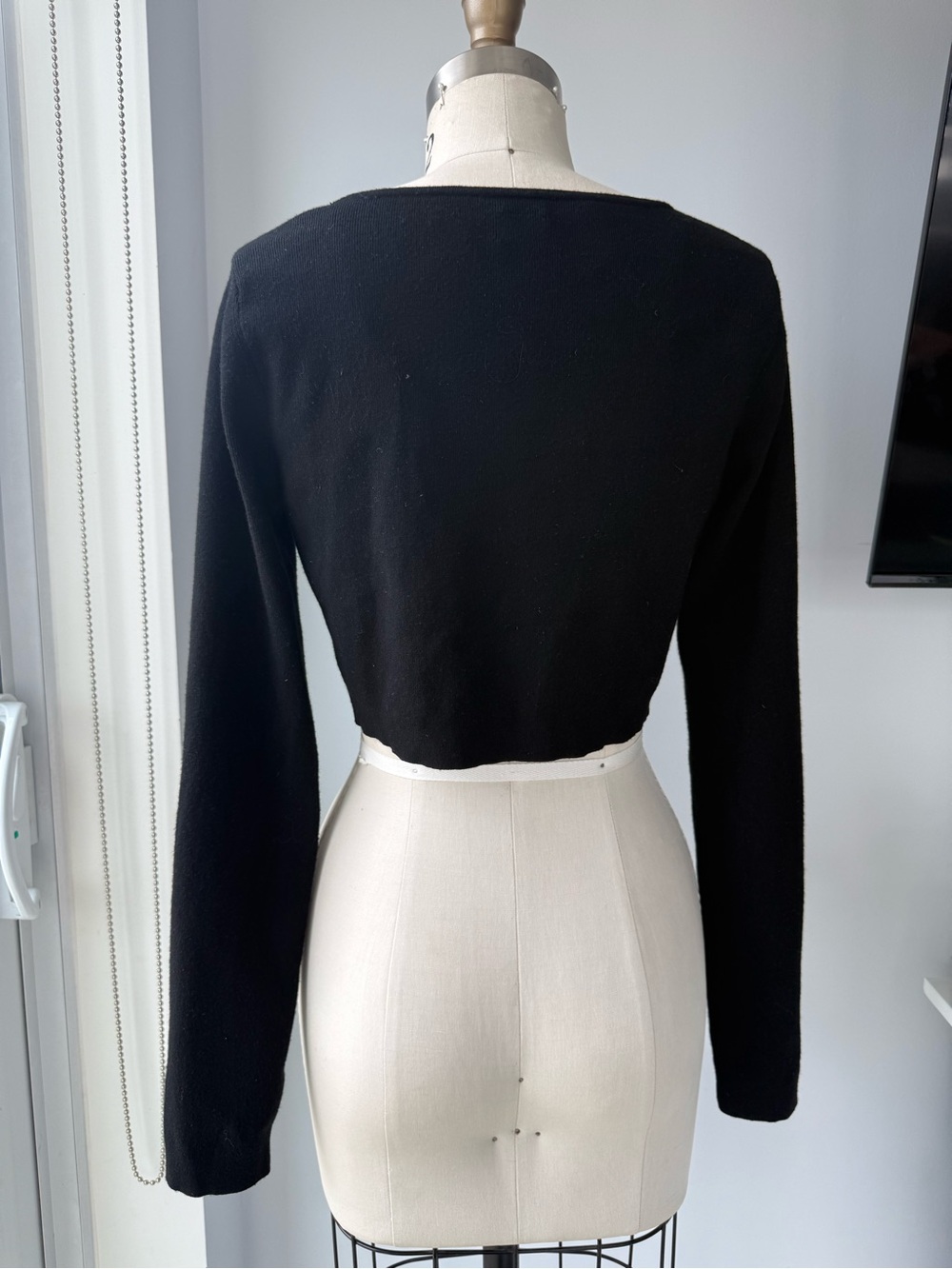 Aritzia Sunday Best Black Cropped Button Cardigan - Picture 2 of 5